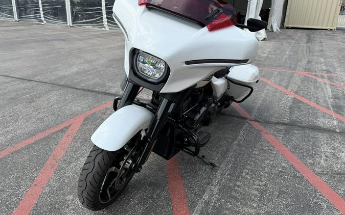 2024 Harley-Davidson® Street Glide® White Onyx Pearl