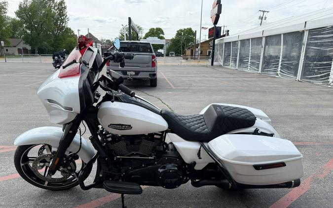 2024 Harley-Davidson® Street Glide® White Onyx Pearl