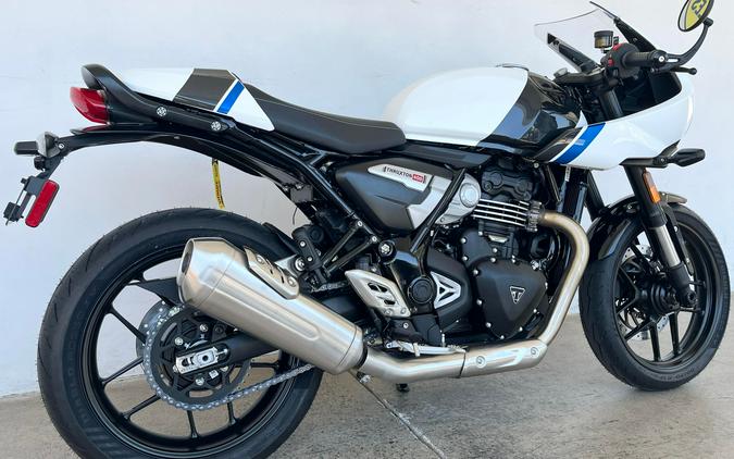 2026 Triumph THRUXTON 400