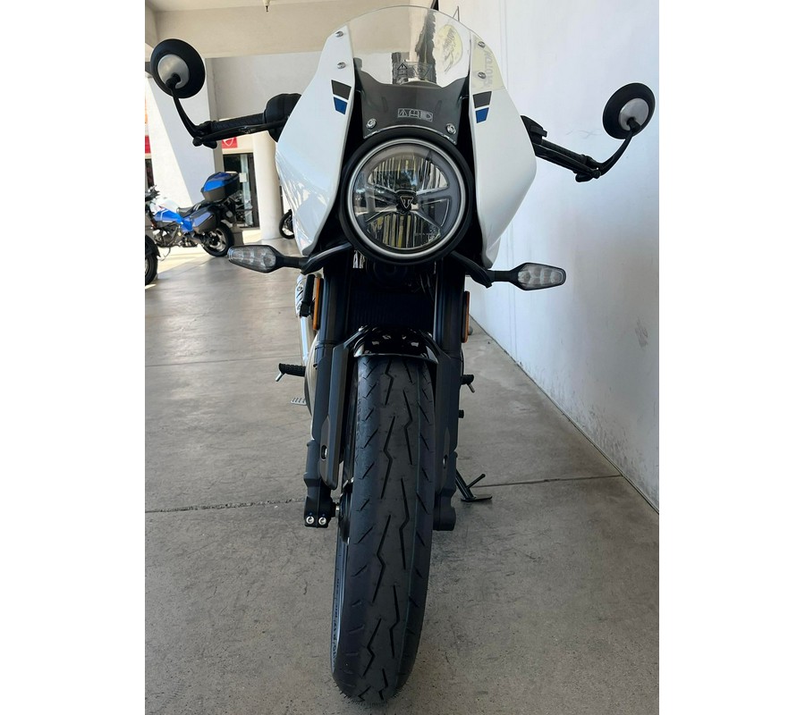 2026 Triumph THRUXTON 400
