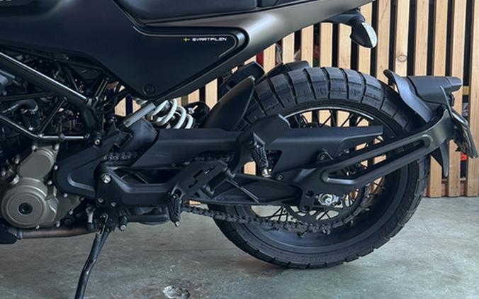 2023 Husqvarna SVARTPILEN 401