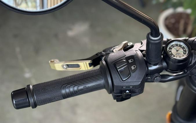2023 Husqvarna SVARTPILEN 401