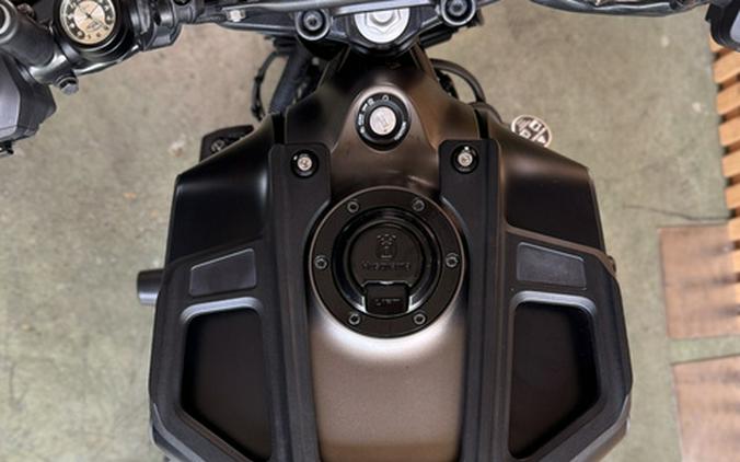 2023 Husqvarna SVARTPILEN 401