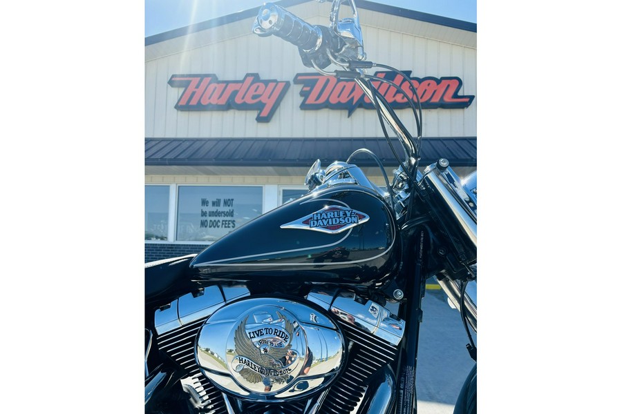 2011 Harley-Davidson® FLSTCI HERITAGE CLASSIC