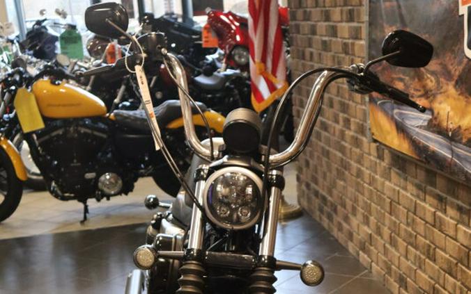 2017 Iron 883™ (XL883N)