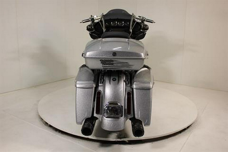 2015 Harley-Davidson CVO™ Street Glide®