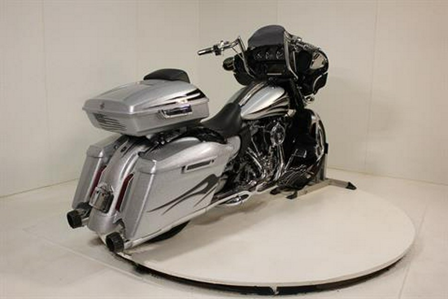 2015 Harley-Davidson CVO™ Street Glide®