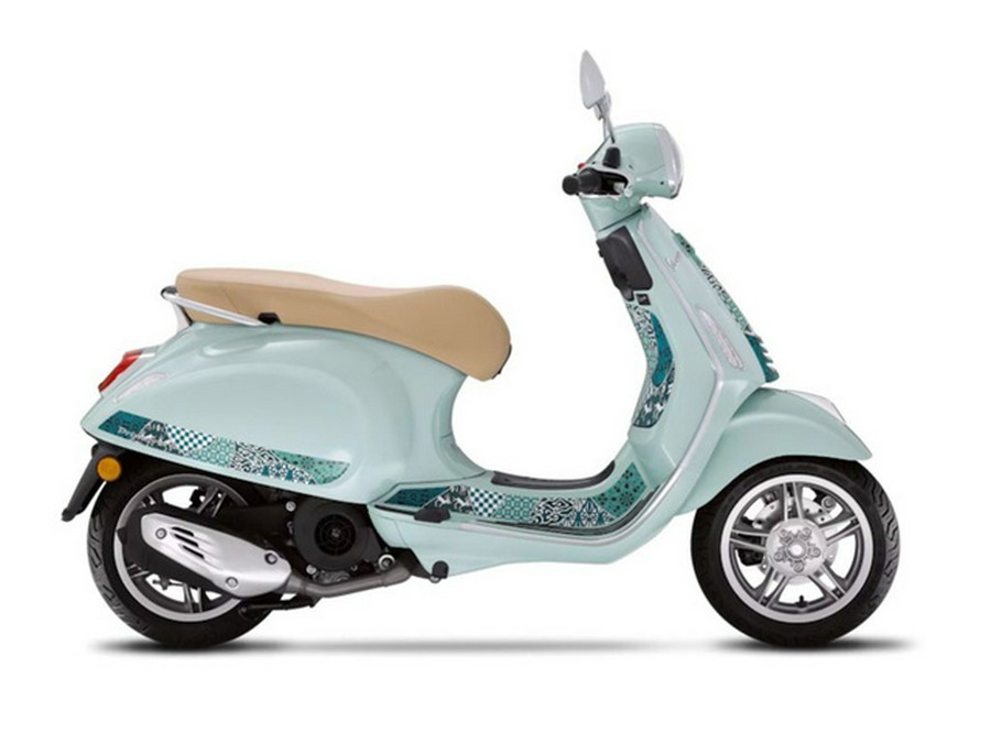 2025 Vespa Primavera 150 Batik