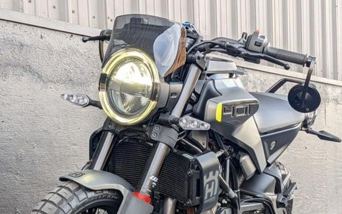 Used 2024 HUSQVARNA SVARTPILEN 401