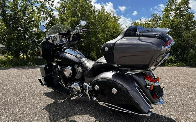 2016 Indian Motorcycle® Roadmaster® Steel Gray and Thunder Black