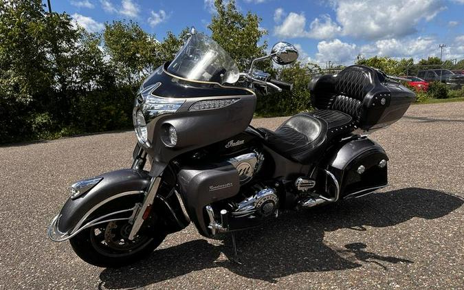 2016 Indian Motorcycle® Roadmaster® Steel Gray and Thunder Black