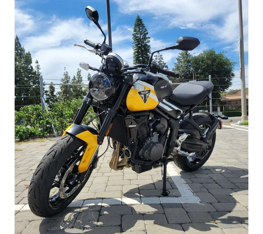 2025 Triumph Trident 660 Cosmic Yellow/Sapphire Black