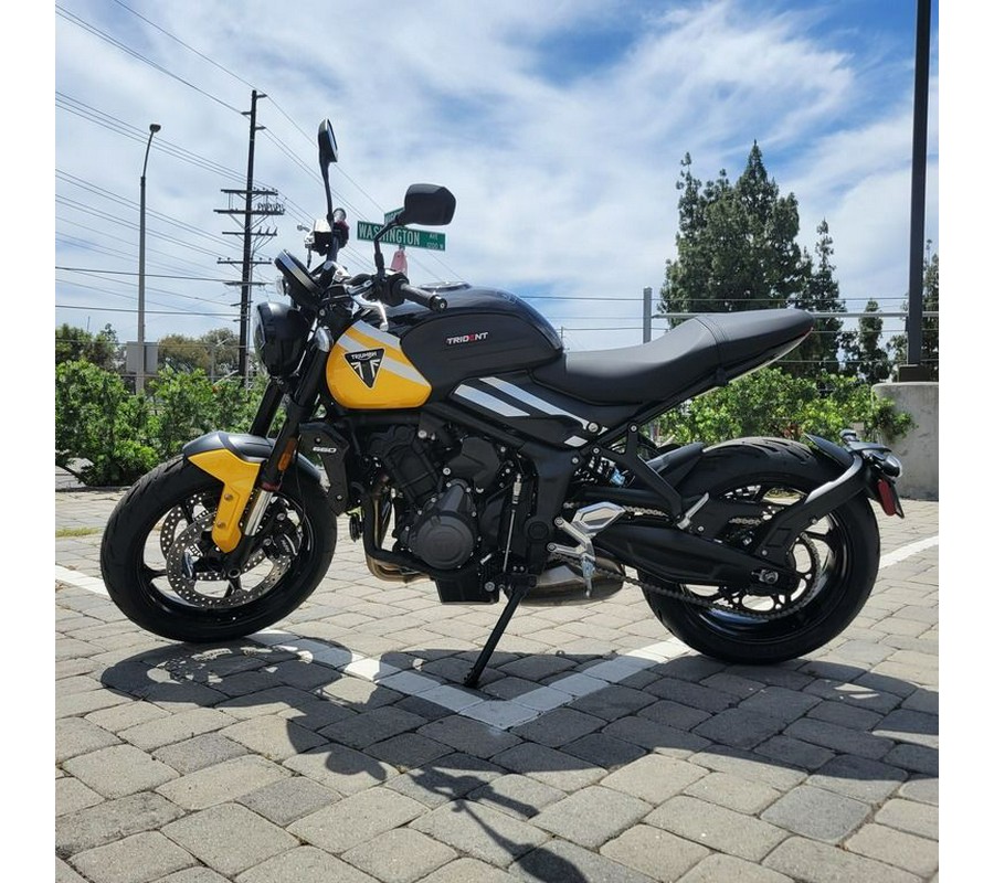 2025 Triumph Trident 660 Cosmic Yellow/Sapphire Black