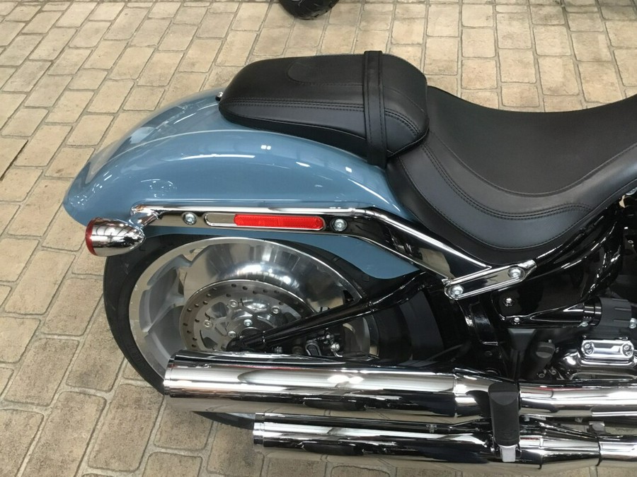 2024 Harley-Davidson® Fat Boy® 114 Sharkskin Blue