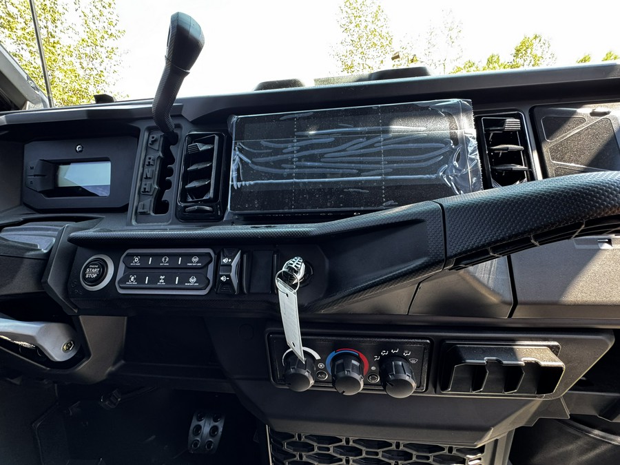 2026 Can-Am DEFENDER MAX LTD HD11 Dark Wildland Camo - BU5081