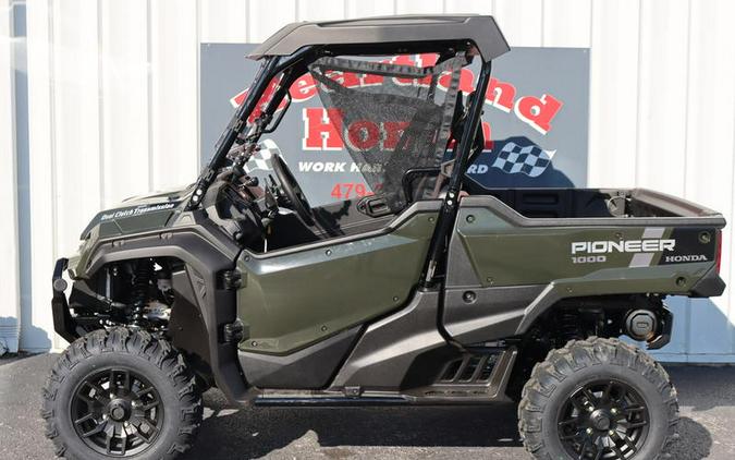 2025 Honda® Pioneer 1000 Deluxe