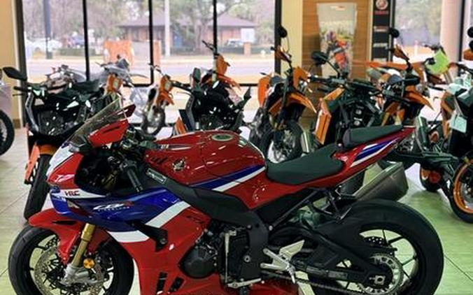 2025 Honda® CBR1000RR-R Fireblade SP