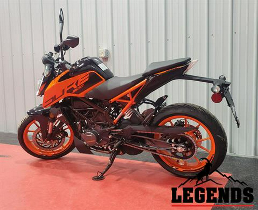 2023 KTM 200 Duke