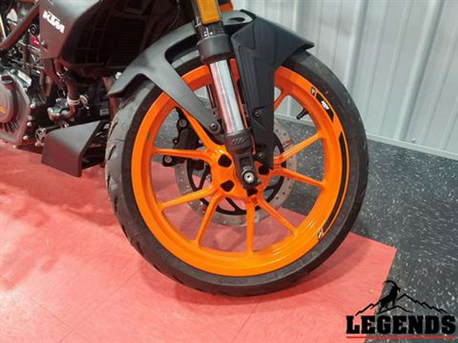 2023 KTM 200 Duke