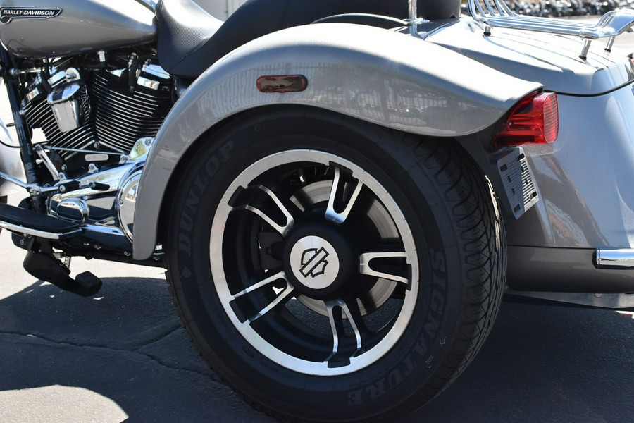 2017 Harley-Davidson Trike Tri Glide Ultra Classic FLHTCUTG