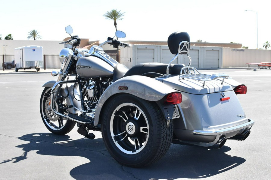 2017 Harley-Davidson Trike Tri Glide Ultra Classic FLHTCUTG