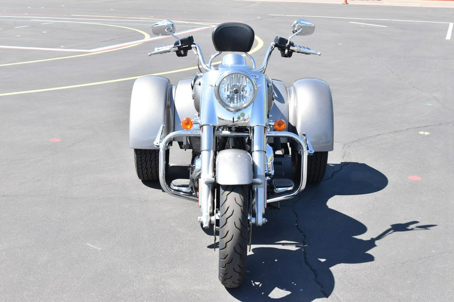 2017 Harley-Davidson Trike Tri Glide Ultra Classic FLHTCUTG