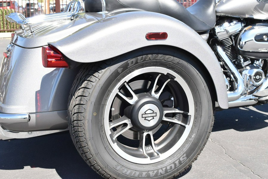 2017 Harley-Davidson Trike Tri Glide Ultra Classic FLHTCUTG