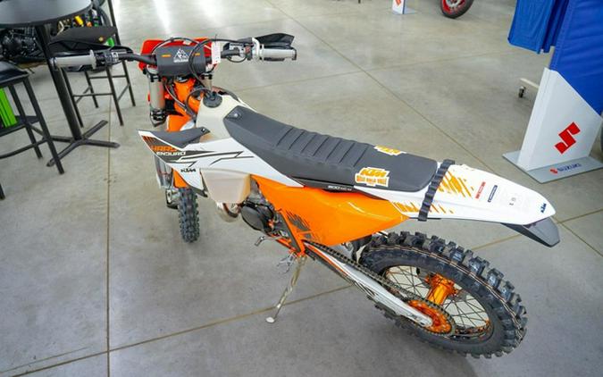 2026 KTM 300 XC-W Hardenduro 250