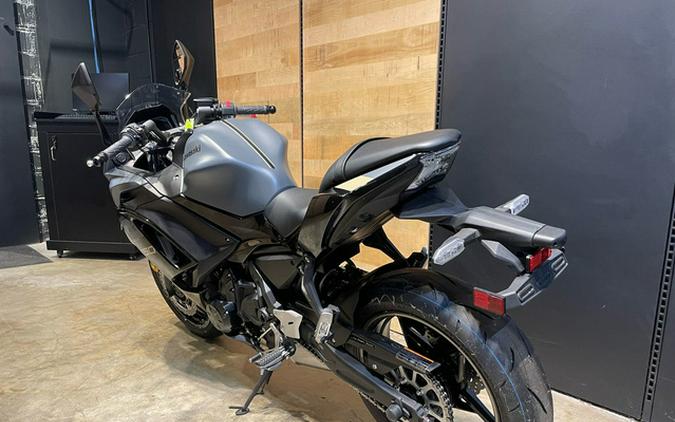 2024 Kawasaki Ninja 650 Metallic Matte Graphenesteel Gray/Ebony