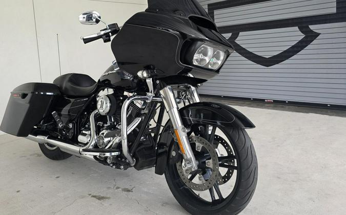 2015 Harley-Davidson® Road Glide® Special Vivid Black