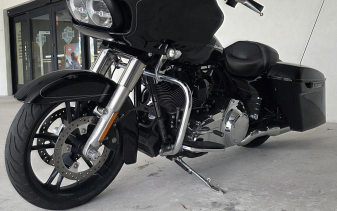 2015 Harley-Davidson® Road Glide® Special Vivid Black