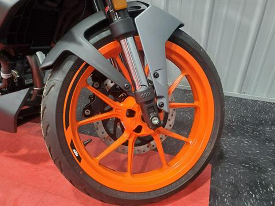 2023 KTM 200 Duke