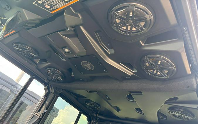 2026 Can-Am Defender MAX Lone Star Cab HD11