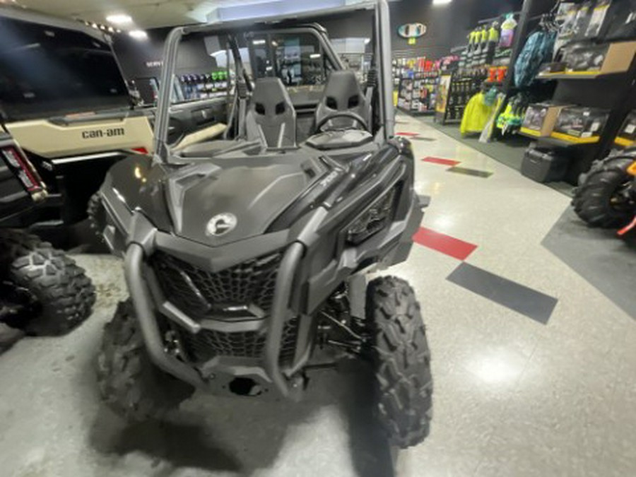 2026 Can-Am Maverick Trail DPS 700