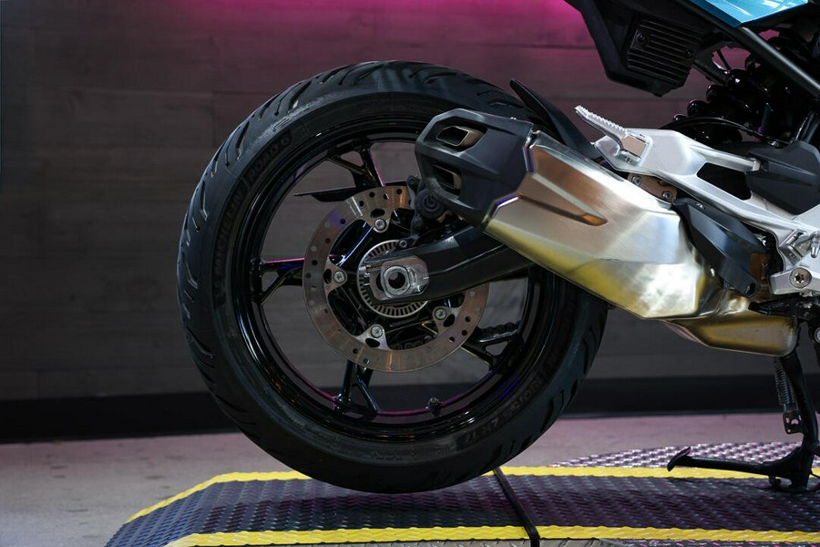 2025 BMW F 900 R