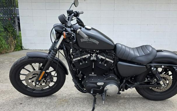 2015 Harley-Davidson Sportster Iron 883