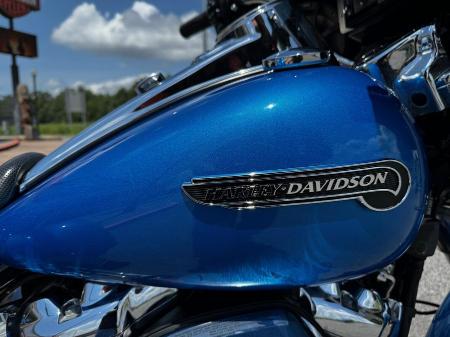 2018 Harley-Davidson® Freewheeler® Electric Blue