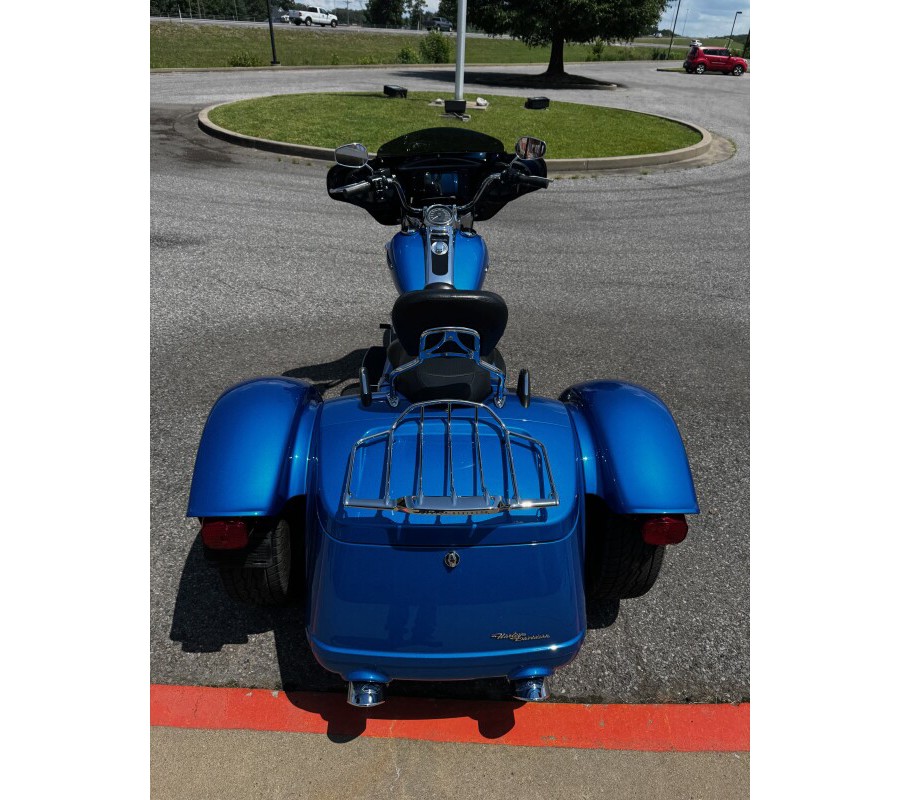 2018 Harley-Davidson® Freewheeler® Electric Blue