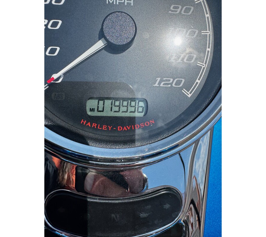 2018 Harley-Davidson® Freewheeler® Electric Blue