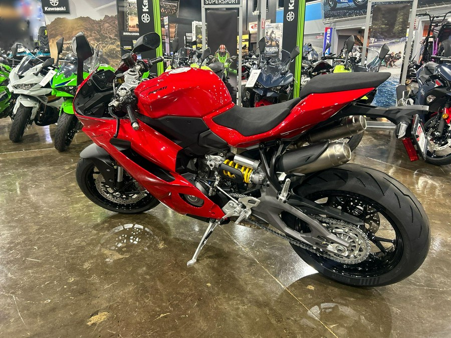 2026 Ducati PANIGALE V2