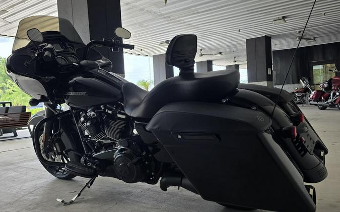 2018 Harley-Davidson® Road Glide® Special Vivid Black