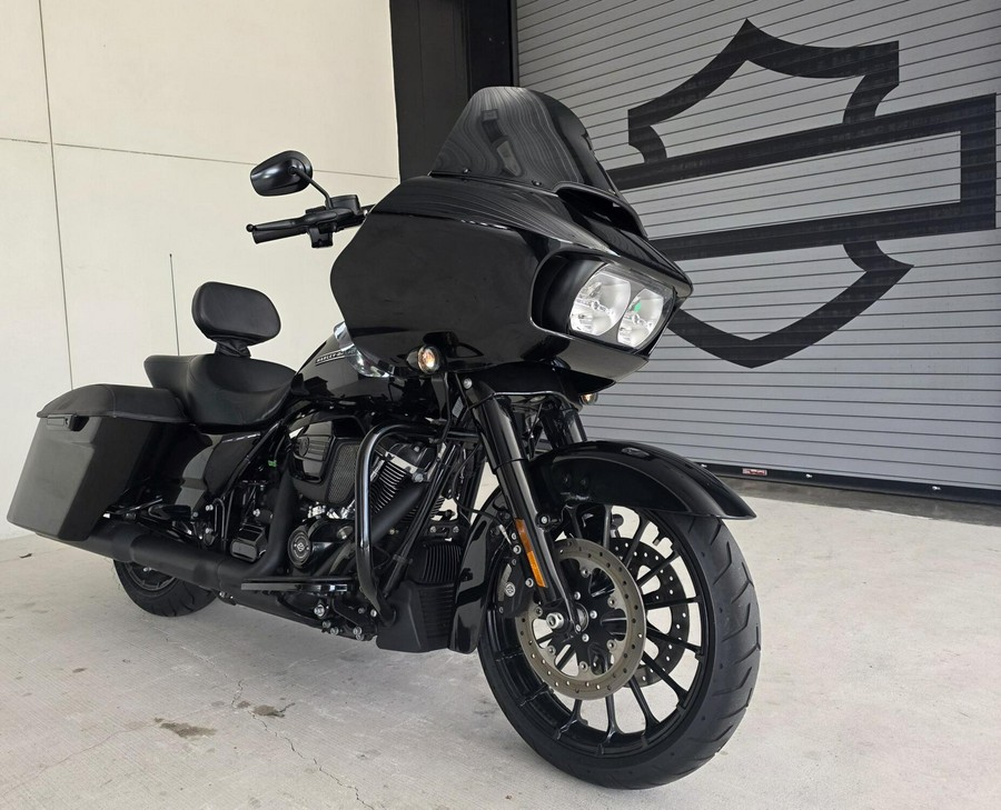 2018 Harley-Davidson® Road Glide® Special Vivid Black