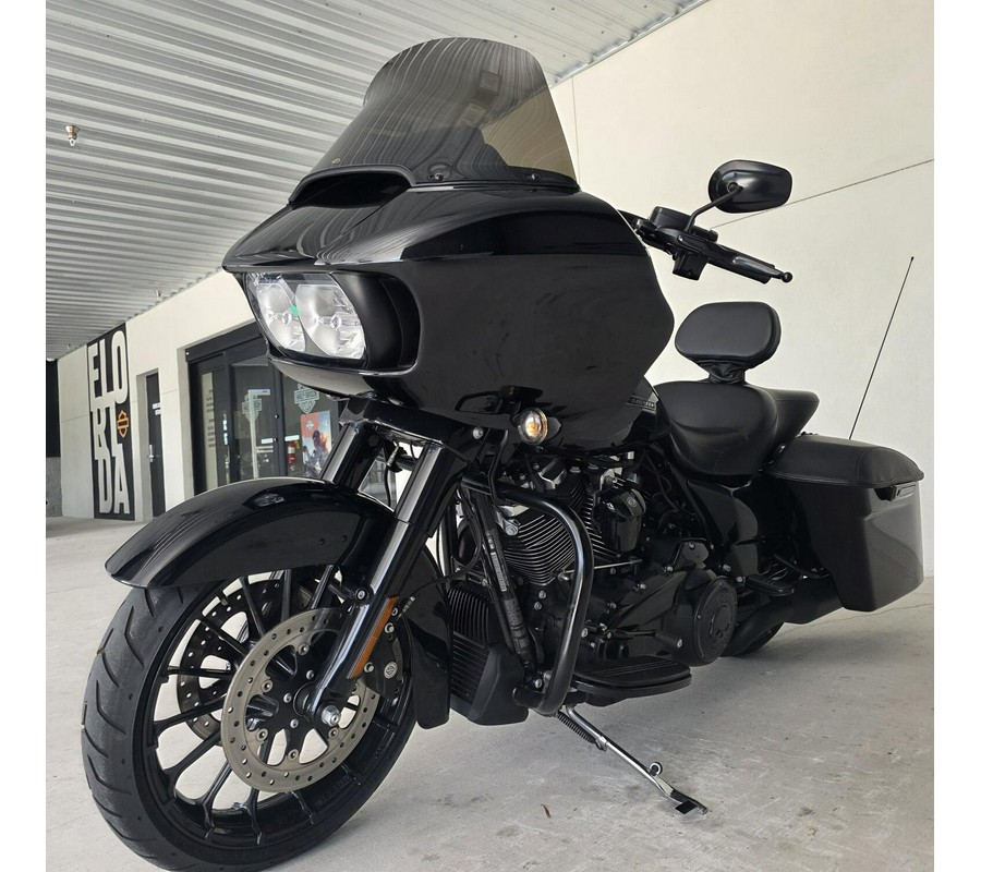 2018 Harley-Davidson® Road Glide® Special Vivid Black