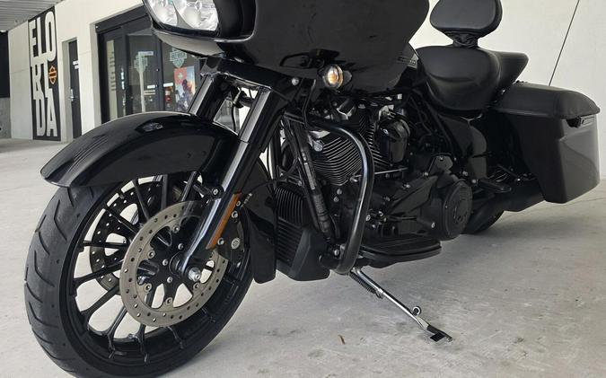 2018 Harley-Davidson® Road Glide® Special Vivid Black