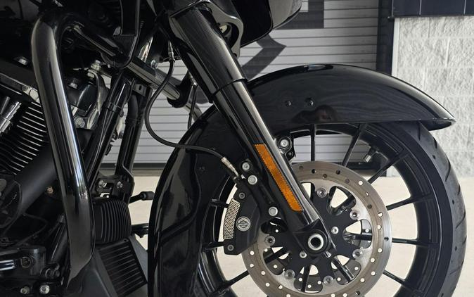 2018 Harley-Davidson® Road Glide® Special Vivid Black