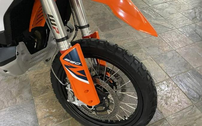 2023 KTM 890 Adventure R