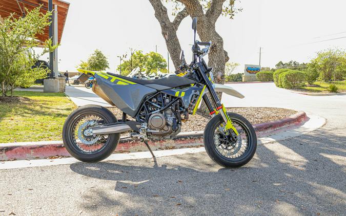 2023 HUSQVARNA SUPERMOTO 701