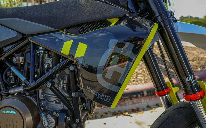 2023 HUSQVARNA SUPERMOTO 701