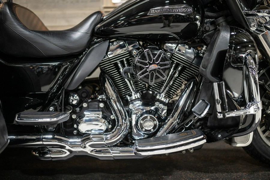 2016 Tri Glide® Ultra (FLHTCUTG)