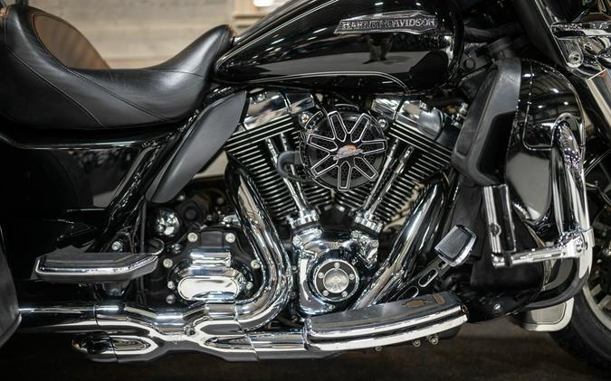 2016 Tri Glide® Ultra (FLHTCUTG)